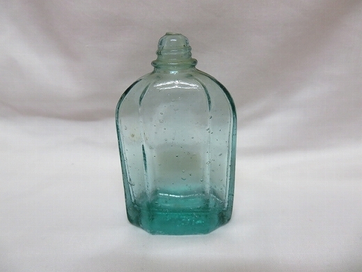 レトロ　ガラス　薬瓶　気泡ガラス　プレス吹き　家財整理品　