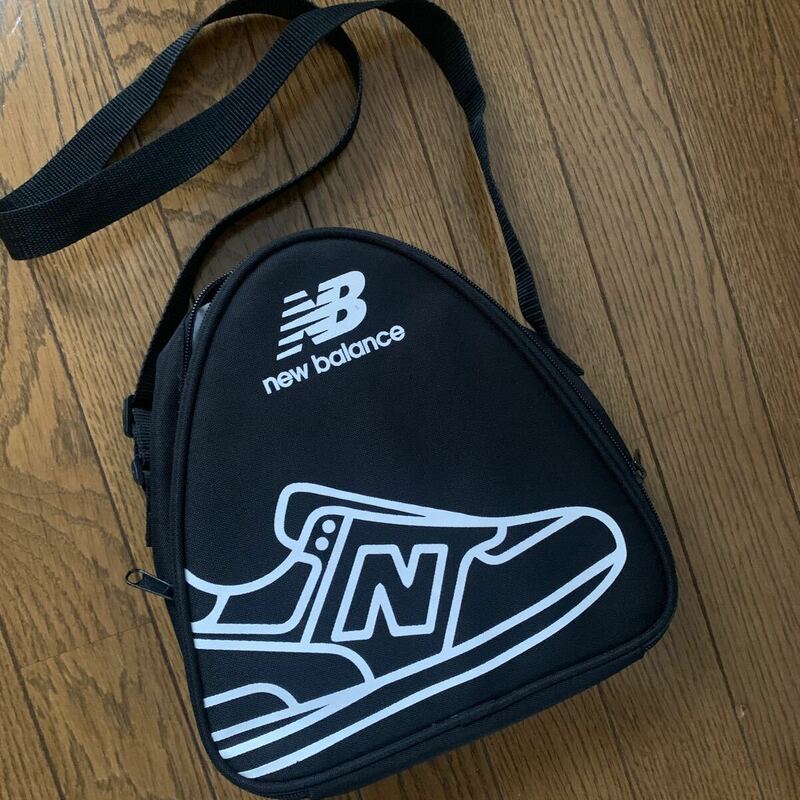 new balance ニューバランス 三角型ショルダー ブラック