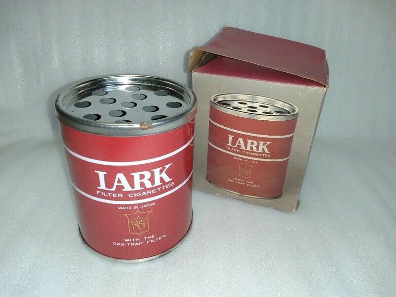 K203【当時物】 未使用 LARK ラーク 缶 灰皿 箱付 昭和レトロ レトロ インテリア