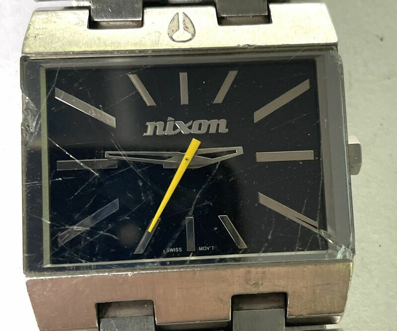 NIXON ニクソン　メンズ　腕時計　金属ベルト クオーツ　電池切れ 動作未確認