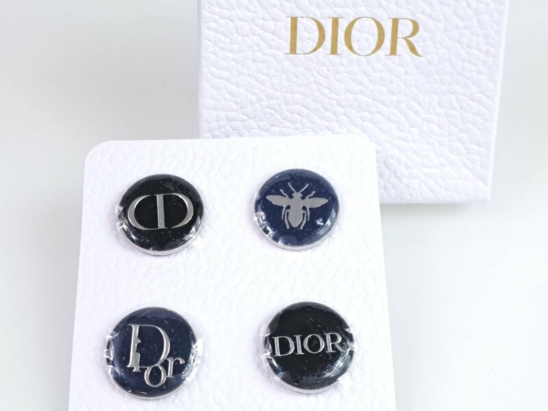 新品　未使用　クリスチャン・ディオール　Christian Dior　限定　ピンバッジ　ピンブローチ　4個セット　非売品/ノベルティ　YAS-5995