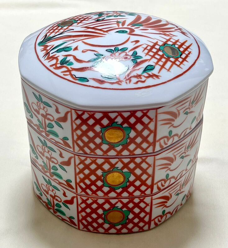 陶芸　兼大造　金彩赤絵花鳥柄　八角三段重　重箱　蓋付き重ね鉢