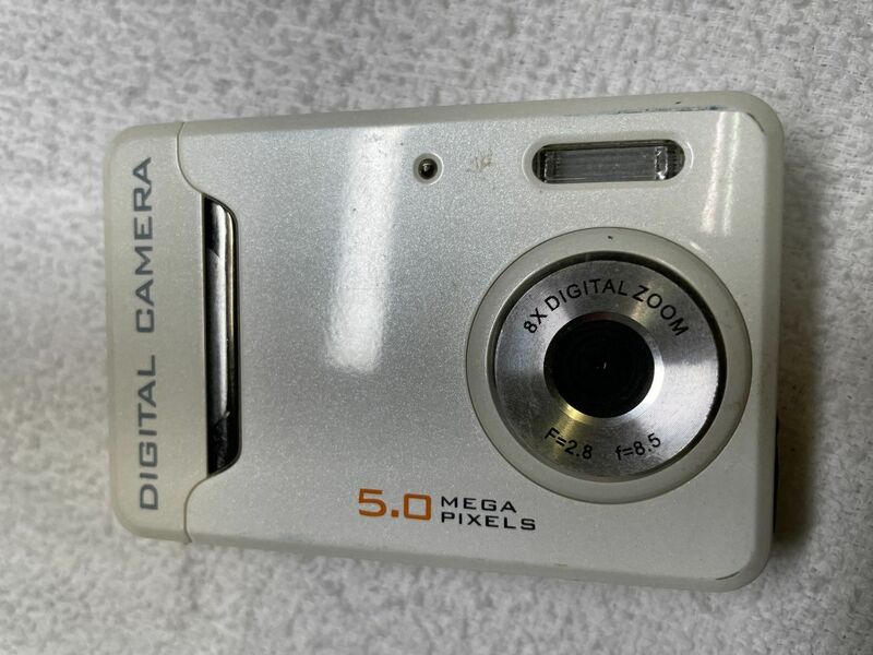 DIGITAL CAMERA 詳細不明