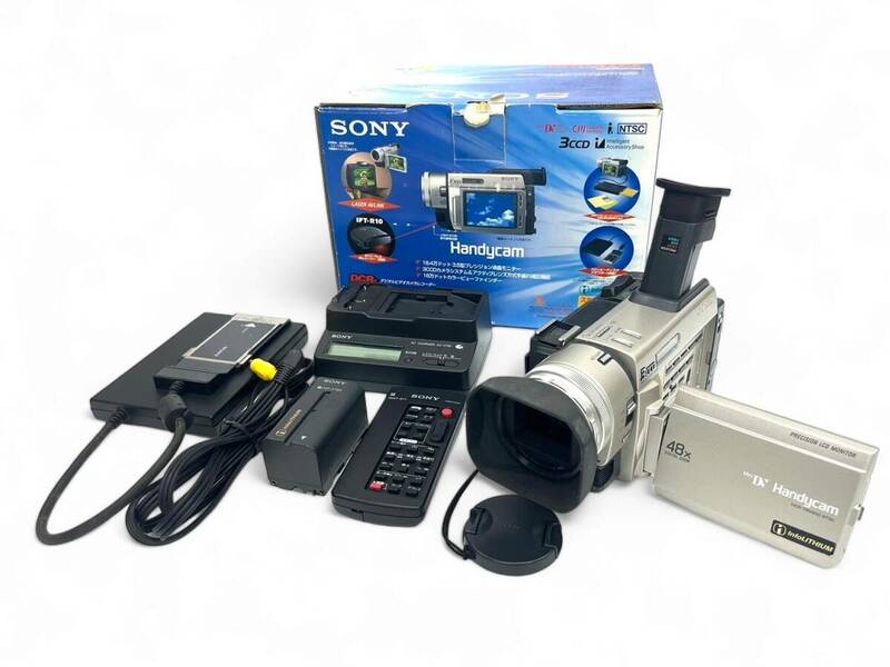 4T3★通電OK★ SONY ソニー Handycam ハンディカム デジタルビデオカメラ（DCR-TRV900）