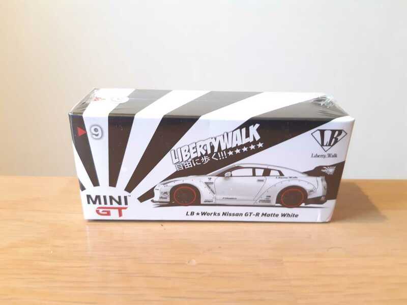 未開封　LIBERTY WALK　1/64　MINI GT　GT-R　リバティーウォーク　R35　マットホワイト　右　RHD