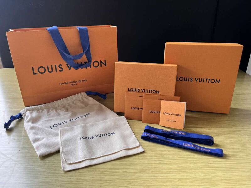 ルイヴィトン LOUIS VUITTON 紙袋 空箱 空き箱 ショッパー 保存袋 巾着袋　リボン