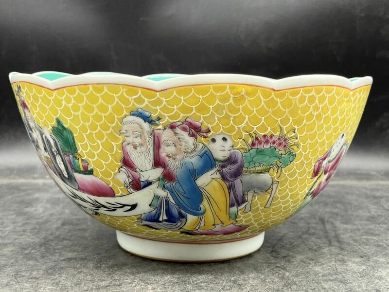r6050203 色絵 中国美術　鉢　在銘　大清乾隆年製　人物 