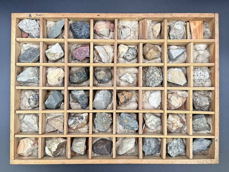 鉱物標本 岩石 天然 石 原石 希少サンプル 48種 標本箱 木製 木箱 
