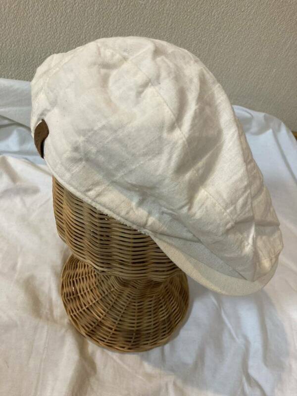 S/M UNISEX（男女兼用）　Columbia Sportswear Company　の生成りアイボリー色のハンチング帽