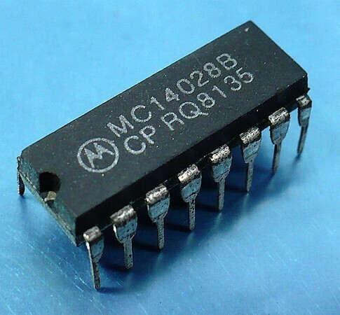 Motorola MC14028B (BCD-10進信号変換) [5個組](b)