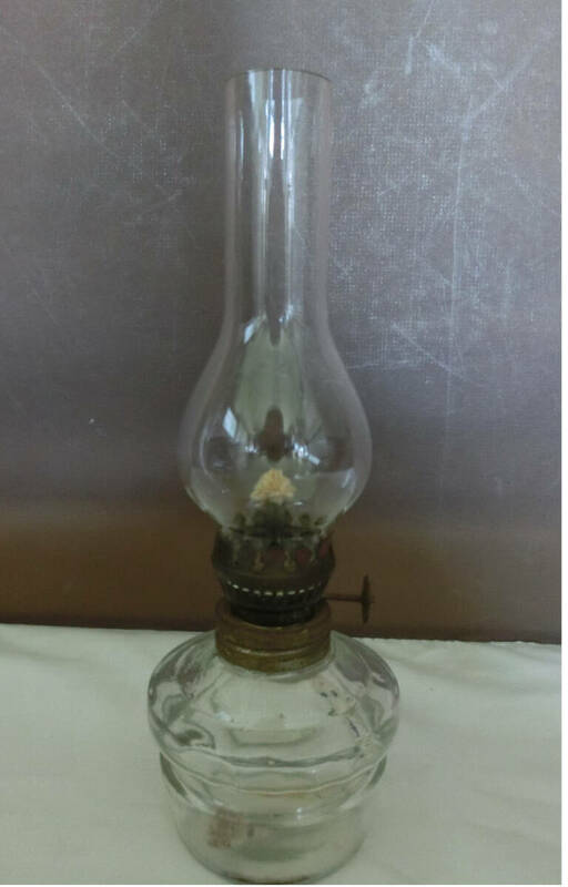 ●オイル置きランプ　古いガラス　油壷　芯　ホヤ付　灯り取り　照明　動作良好　アンティーク
