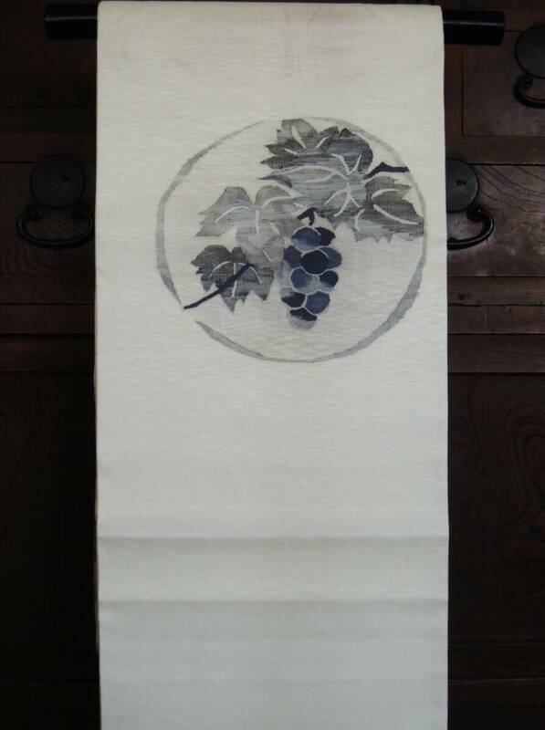W2011■古布　夏袋帯　生成り色地にブルーグレー濃淡の丸に葡萄■