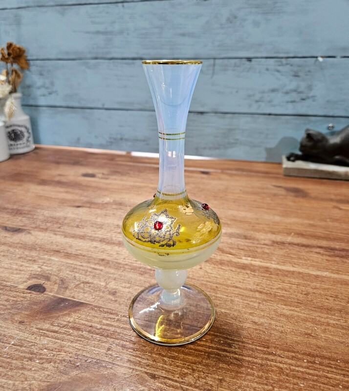 フランスアンティーク オパールセントガラス 小さな花瓶 一輪挿し 花器 フラワーベース オパリンガラス 金彩 フレンチ E1