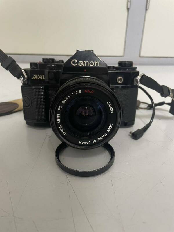 D05015 キャノン Canon A-1 FD 24mm 1:2.8 S.S.C. フィルムカメラ 一眼レフ ブラック 