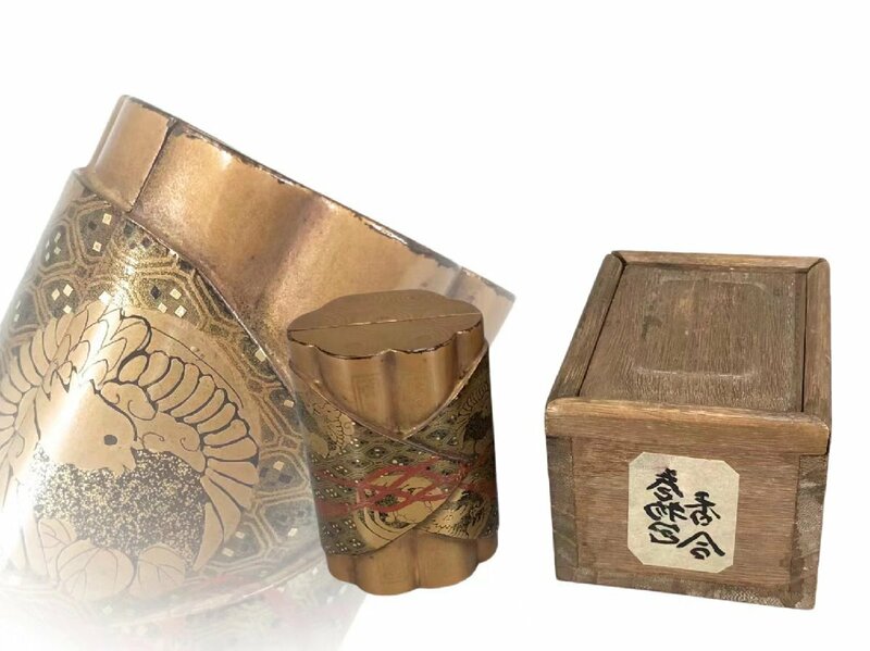 H0244C2 蒔絵卷物包香合 茶道具 香道具 蓋物 小物入 漆器 漆工芸 箱付 時代物