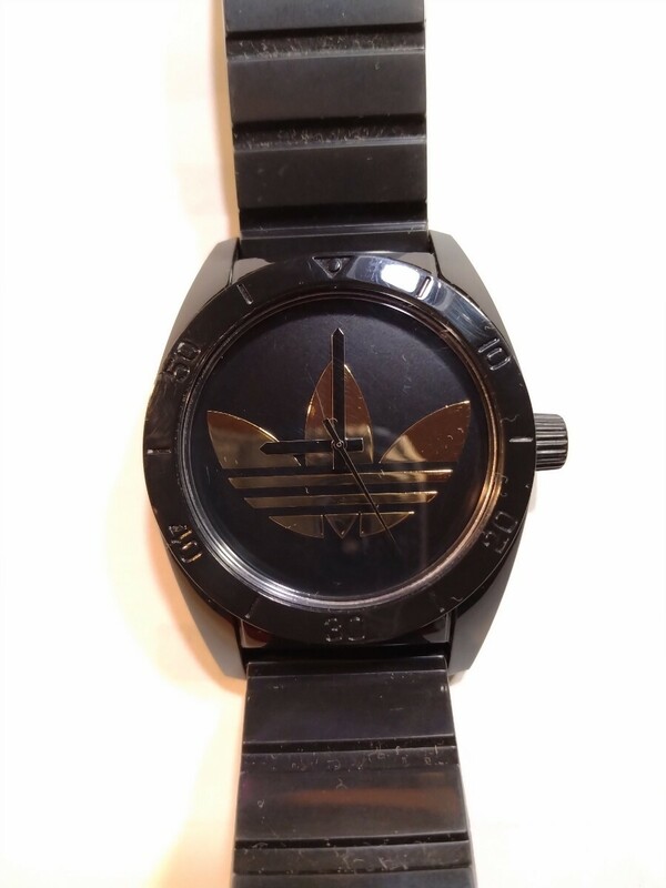 adidas　中古ユニセックス腕時計稼働品