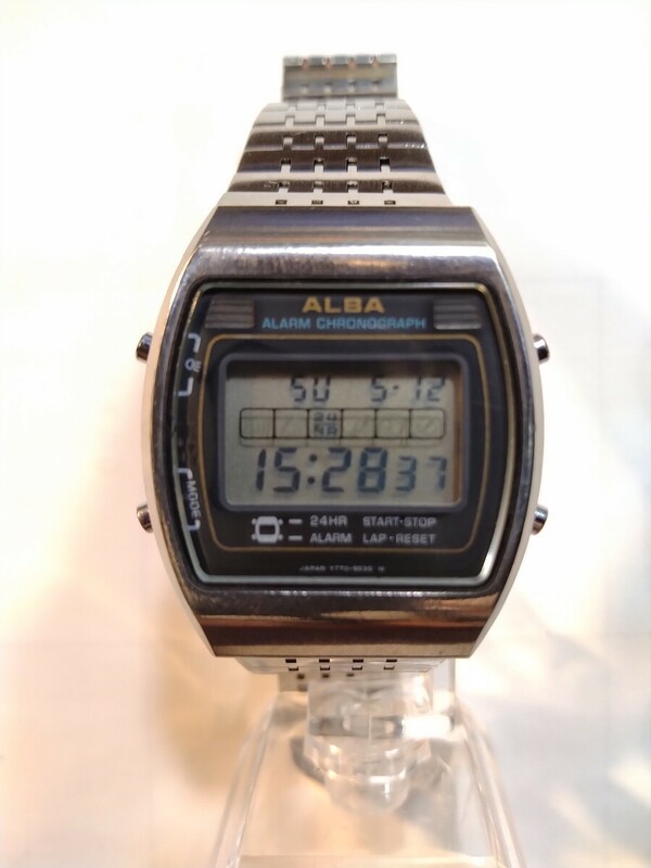 ALBA　ビンテージ中古デジタルメンズ腕時計稼働品