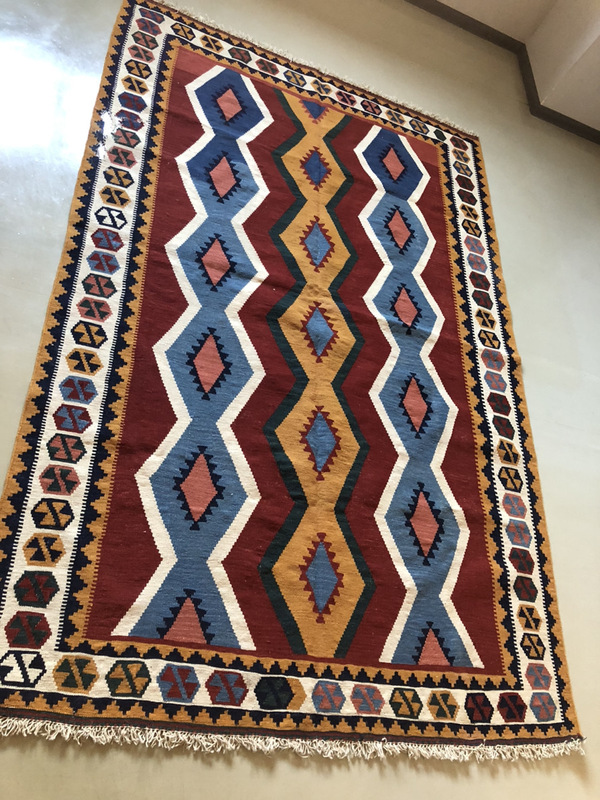 イラン製 手織りキリム ラグ 240×153cm ウール製 リビングサイズ 敷物 検トルコ ペルシャ 絨毯