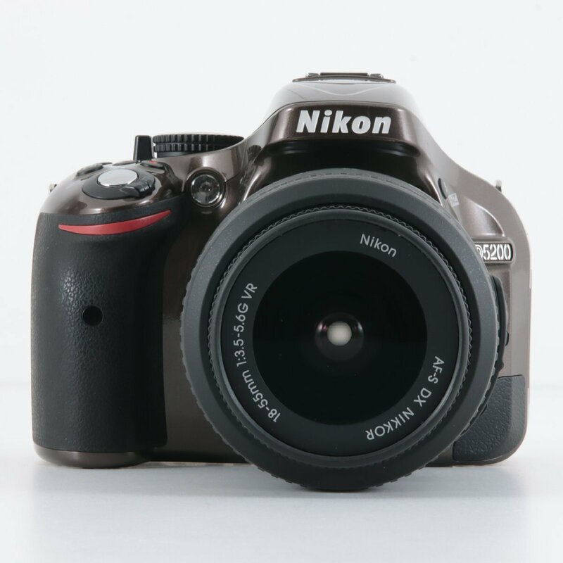1円～ Nikon ニコン デジタル一眼カメラ D5200　/　AF-S NIKKOR 18-55mm 1:3.5-5.6G　※チャージャーなし　【電源ONのみ確認】