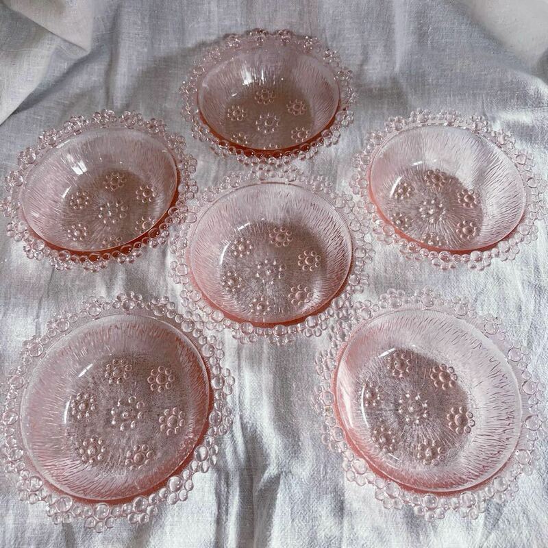 5/31-4 未使用　昭和レトロ　アデリア　ガラスの器　花模様　ピンク　懐かしい　6枚セット　食器　直径14、5㎝　高さ4、5㎝　ガラス皿 