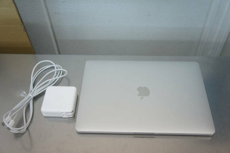 中古 Apple MacBook Pro13インチ, 2020, Thunderbolt 3ポート x 4 i7/32GB/1TB/13 2560×1600 (23)