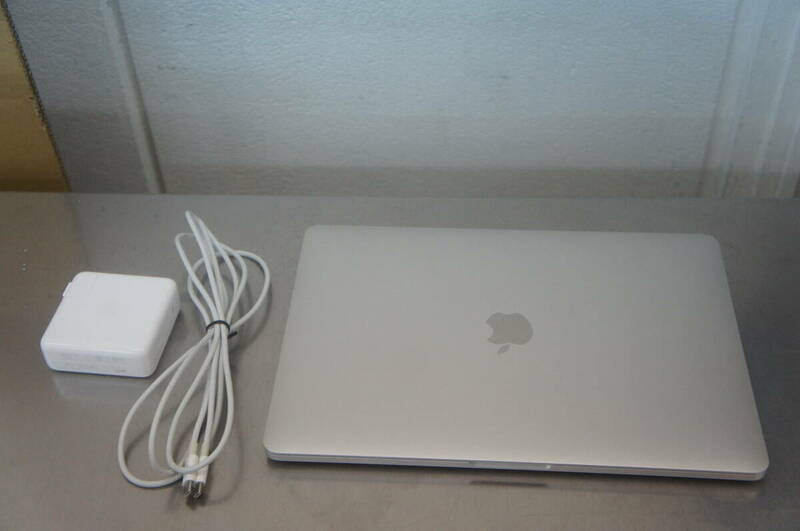 中古 Apple MacBook Pro13インチ, 2020, Thunderbolt 3ポート x 4 i7/32GB/1TB/13 2560×1600 (29)