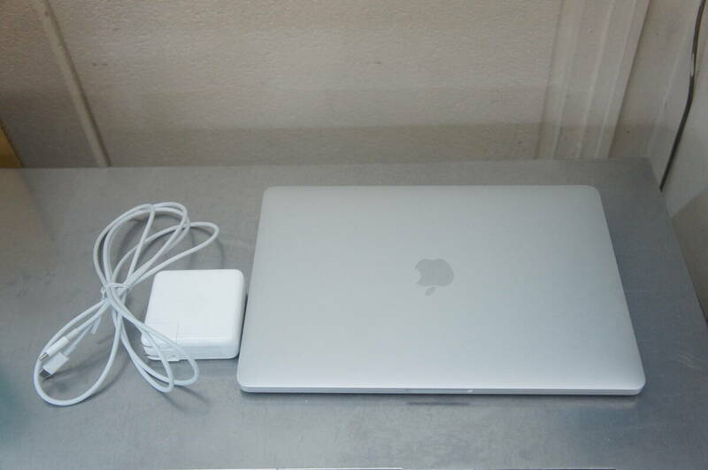中古 Apple MacBook Pro13インチ, 2020, Thunderbolt 3ポート x 4 i7/32GB/1TB/13 2560×1600 (35)