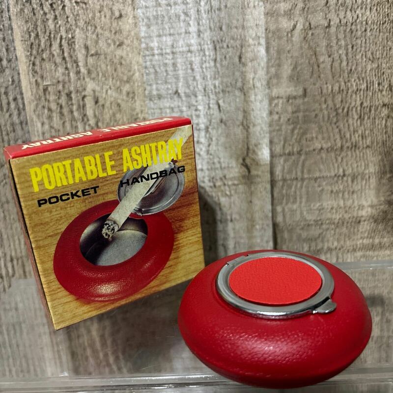７０年代～８０年代　70' 80' 日本製 PORTABLE ASHTRAY POCKET HANDBAG 携帯灰皿　デッドストック　未使用　ビンテージ　昭和レトロ　赤