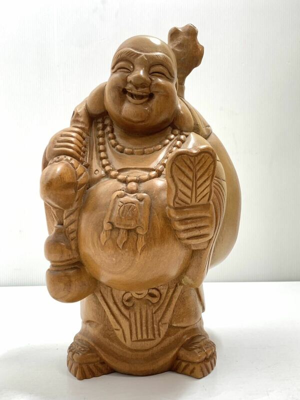 笑顔と大きなお腹が魅力的な布袋様　木彫り薫作彫刻七福神 縁起物 置物 オブジェ