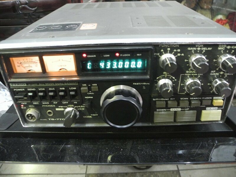 アマチュア無線機器／TRIO TS-770 V-UHF ALL MODE DUAL BANDER／トリオ TS-770 144/430　FMトランシーバー（^00XE12A