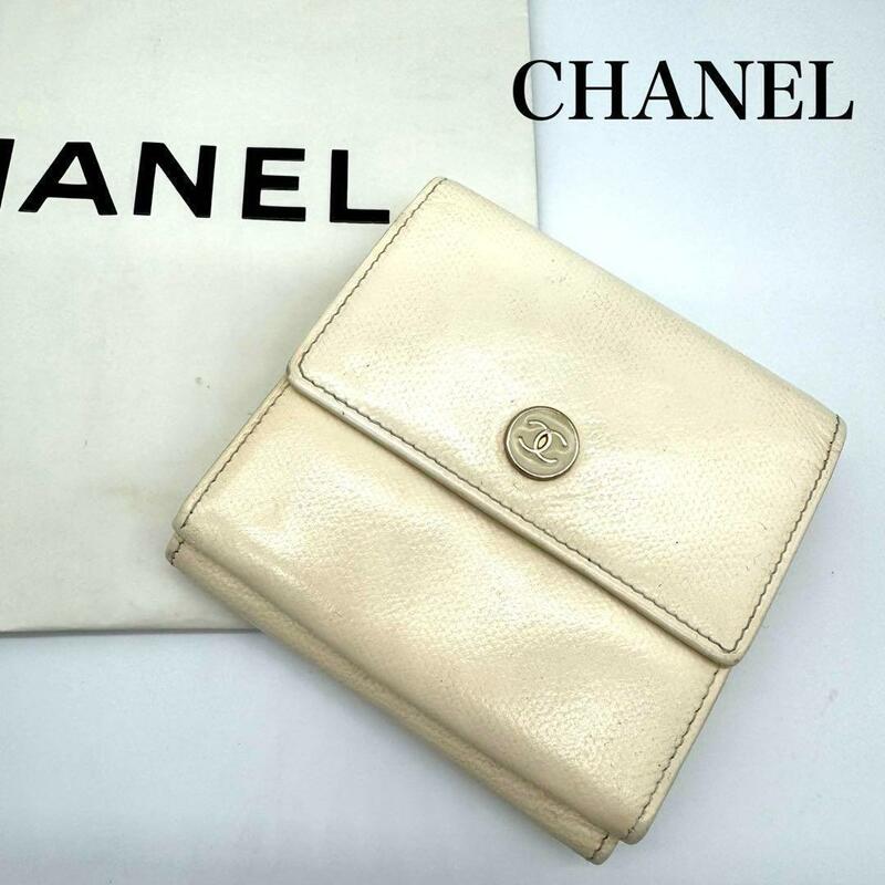 美品CHANEL シャネル 二つ折り財布 コンパクトウォレット クリーム色
