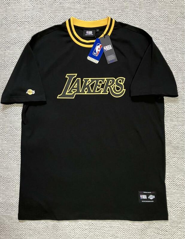 NBA LAKERS ロサンゼルス・レイカーズ 2000-2002 優勝記念　Tシャツ CHANPIONSHIPS　ユニフォーム バスケ ジャージ　コービー　レブロン