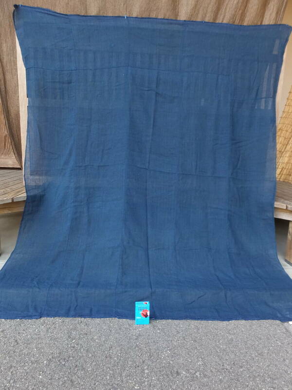 蚊帳に使われていた柔らかな手触りの青系薄手藍木綿古布・5幅繋ぎ・184×164㌢・重330g・リメイク素材