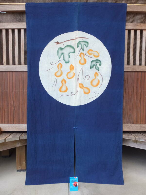 中厚藍木綿手描き彩色蔓成り瓢箪柄二連暖簾・縦146×横幅80㌢・重300g・リメイク素材 
