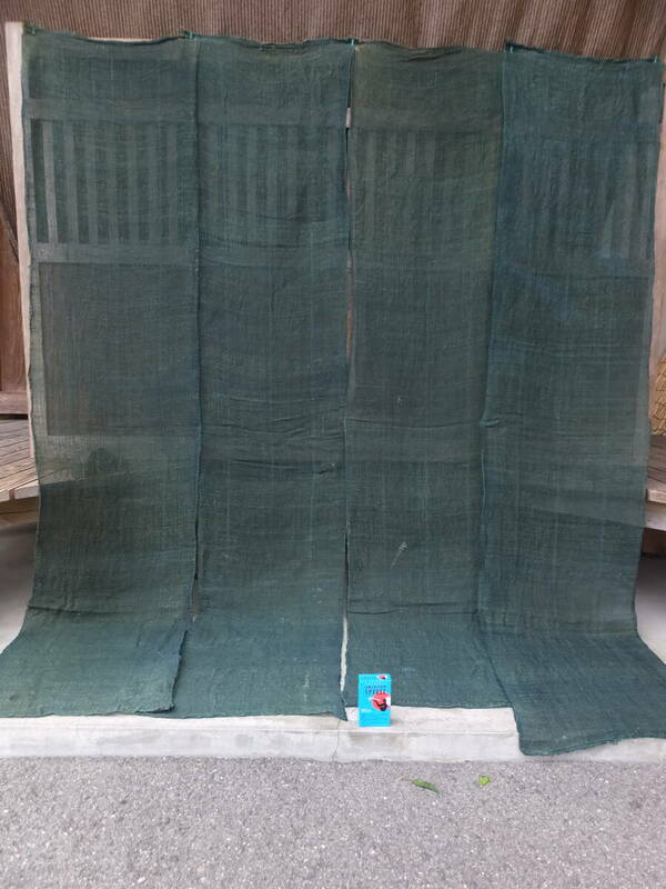 ざっくりした厚手緑色麻布の蚊帳解き古布・1幅もの×4枚・1幅192×43㌢・総重640g・リメイク素材