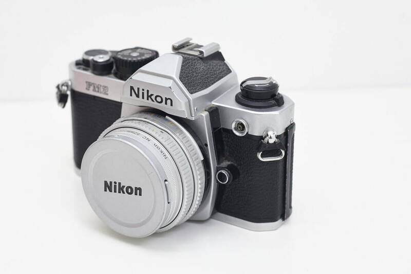 Nikon New FM2 +45mmF2.8+専用レンズフード　シャッター回数ほぼ新品