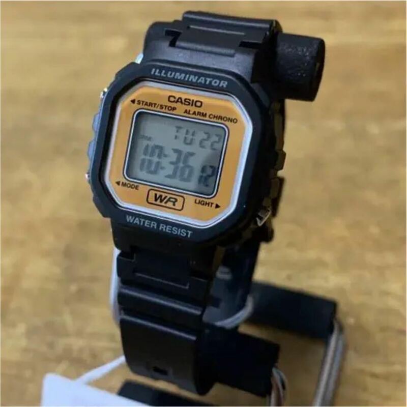 【新品・箱無し】カシオ CASIO イルミネーター腕時計 LA-20WH-9A 液晶