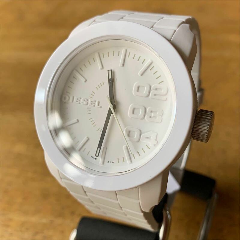 【新品・箱無し】ディーゼル DIESEL 腕時計 DZ1436 メンズ クオーツ ホワイト ホワイト