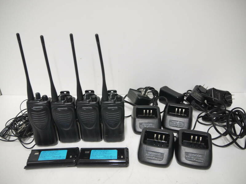 786 KENWOOD TCP-201CT 4台セット/バッテリー/イヤホンマイク/充電器 KSC-35/アダプタ まとめ UHF FM 無線電話装置 ハンディ トランシーバ 