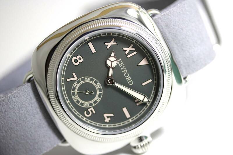 新品 M.R.M WATCH 1930年代の復刻 カルフォニア・ダイヤルウオッチ ユニークダイアル 12時間表示のクォーツ腕時計 モントルロロイ M.R.M.W.