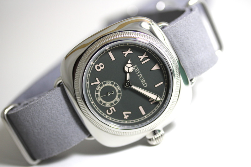 M.R.M WATCH 1930年代の復刻 カルフォニア・ダイヤルウオッチ ユニークダイアル 12時間表示のクォーツ腕時計 モントルロロイ M.R.M.W. 