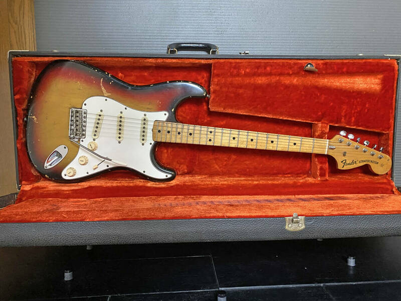 Fender USA Stratocaster 1971 ★ちょっと「訳アリ」★