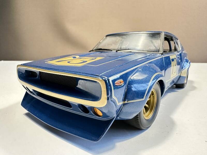 KYOSHO/京商/NISSAN スカイライン GT-R /＃73/ケンメリ/KPGC110 /Presentation　1972/ブーバーフェンダー/1:18/箱付