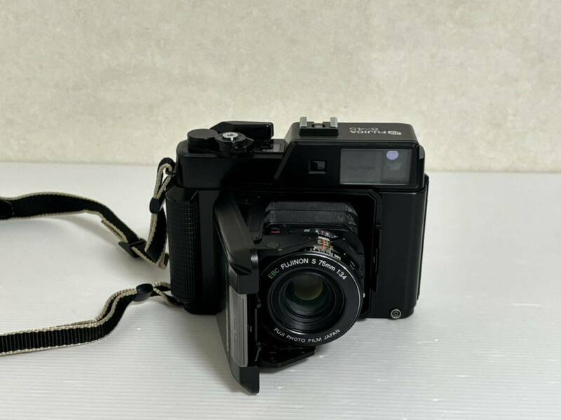 Fuji フジ Fujica GS645 Professional 中判フィルムカメラ