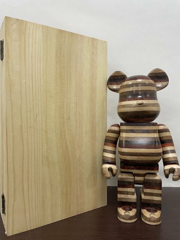BE@RBRICK x カリモクx 400% by MEDICOM TOY ベアブリック carved wooden メッシ 柄 置物 ■ 中古 ■ 美品 ■ 箱付き