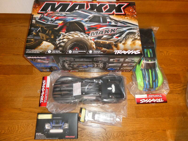 TRAXXAS　トラクサス　WIDE　MAXX　RTR ワイド　マックス　レッド　LED　アンダーガード　ボディ2個付き　未開封