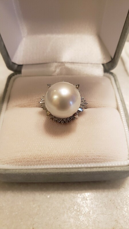 Pt白蝶真珠 ダイヤモンド入りリング 13.2㎜大粒 0.53カラット 存在感抜群のゴージャスな逸品、白蝶真珠。