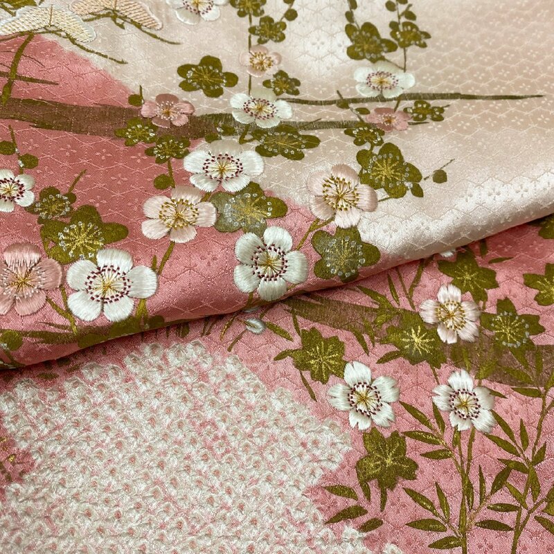 着物月花　刺繍　絞り　艶やかな花　訪問着　正絹　金糸　共八掛　一つ紋　縫紋　ki1444