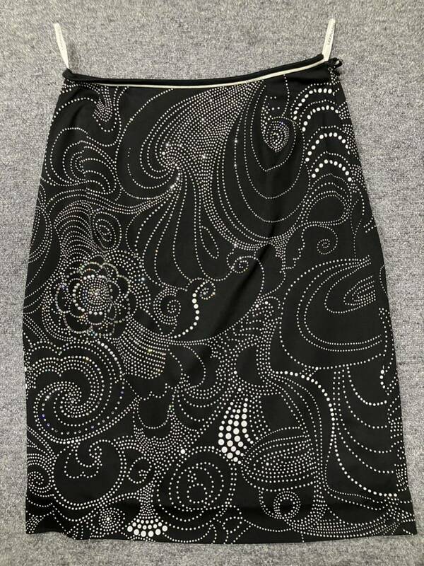 レオナール LEONARD スカート 総柄 ひざ丈 ブラック サイズ67