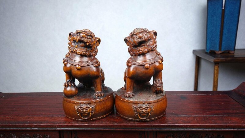◆古風堂◆ 中国 獅子 彫刻 一対 二つ 黄楊木 サイズ：7cm*4.5cm*4.5cm 重量：99g